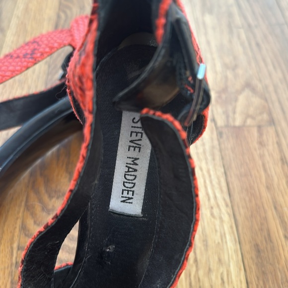 Snake print high heels - Picture 3 of 5